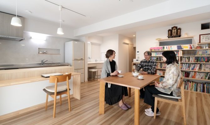 マンションで叶えた、 家じゅうに自然光が届く住空間