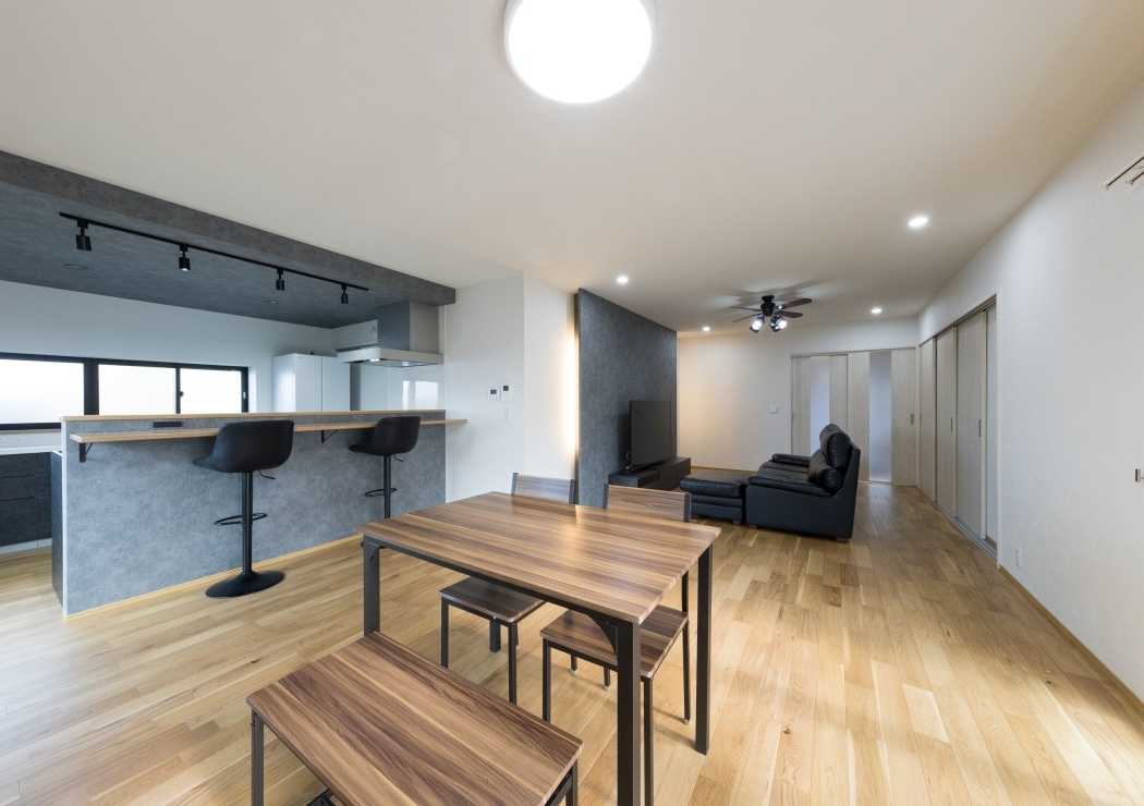 のびやかに暮らす──3人兄弟で育ったご夫婦が選んだ、未来まで心地よい住まい