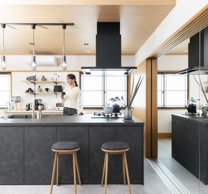 マイルームが憧れのカフェに！こだわりの黒いキッチンが主役のLDK