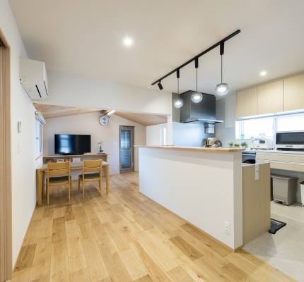 家族が集う、ぬくもりを紡ぐLDKリノベーション